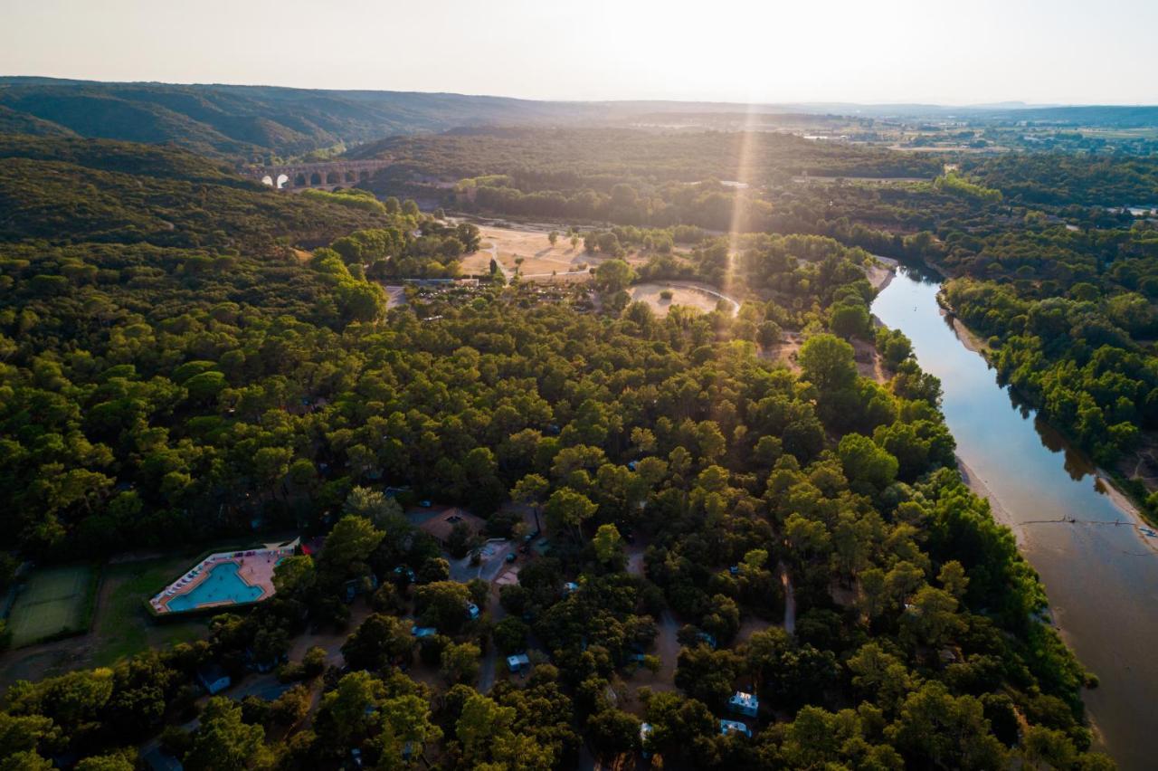 Camping La Sousta**** Remoulins Eksteriør billede