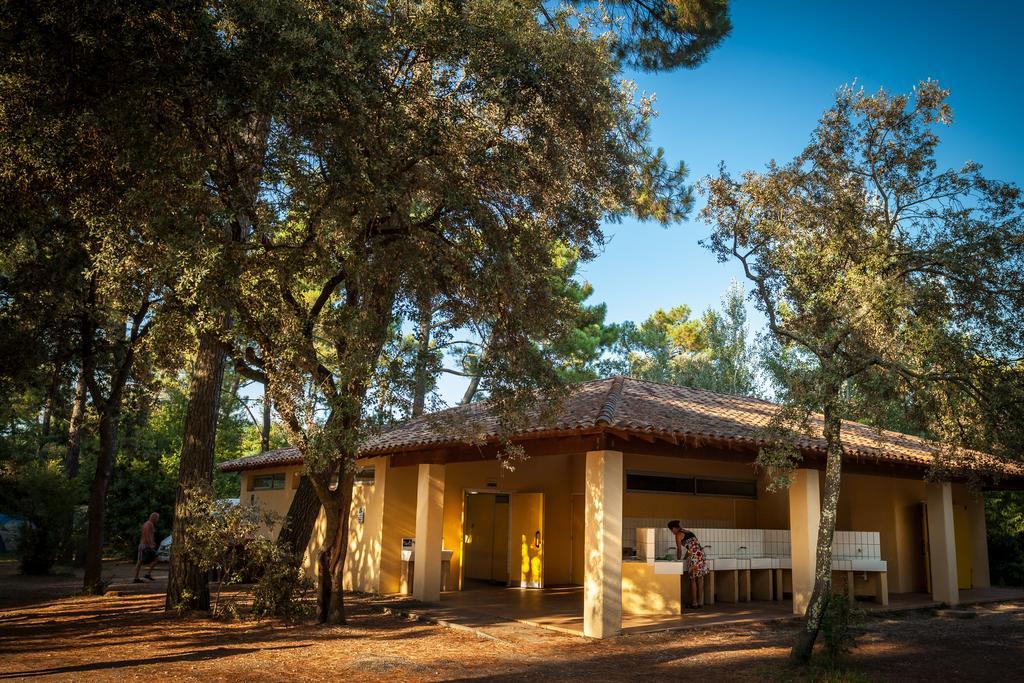 Camping La Sousta**** Remoulins Eksteriør billede