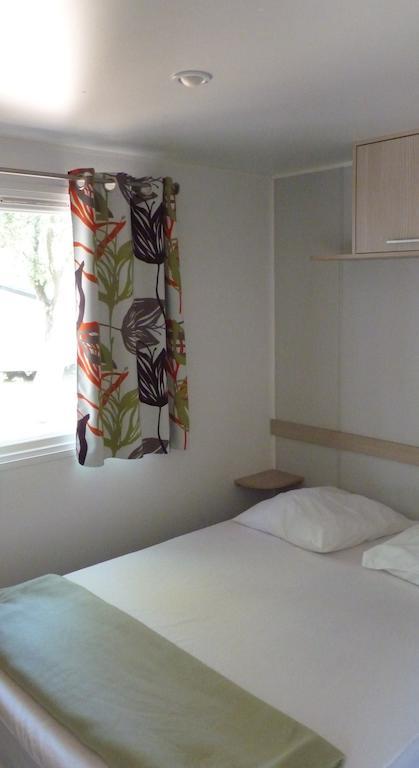 Camping La Sousta**** Remoulins Værelse billede