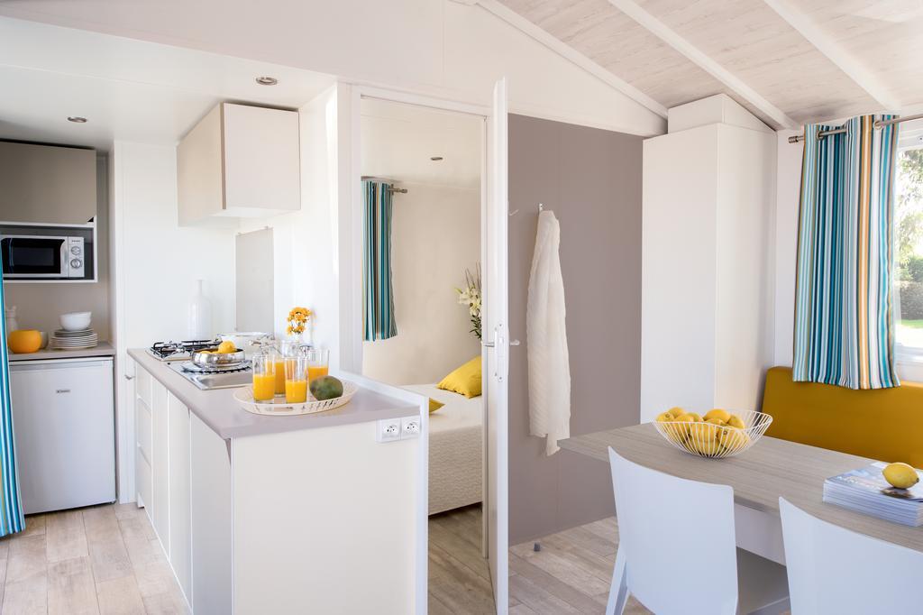 Camping La Sousta**** Remoulins Eksteriør billede