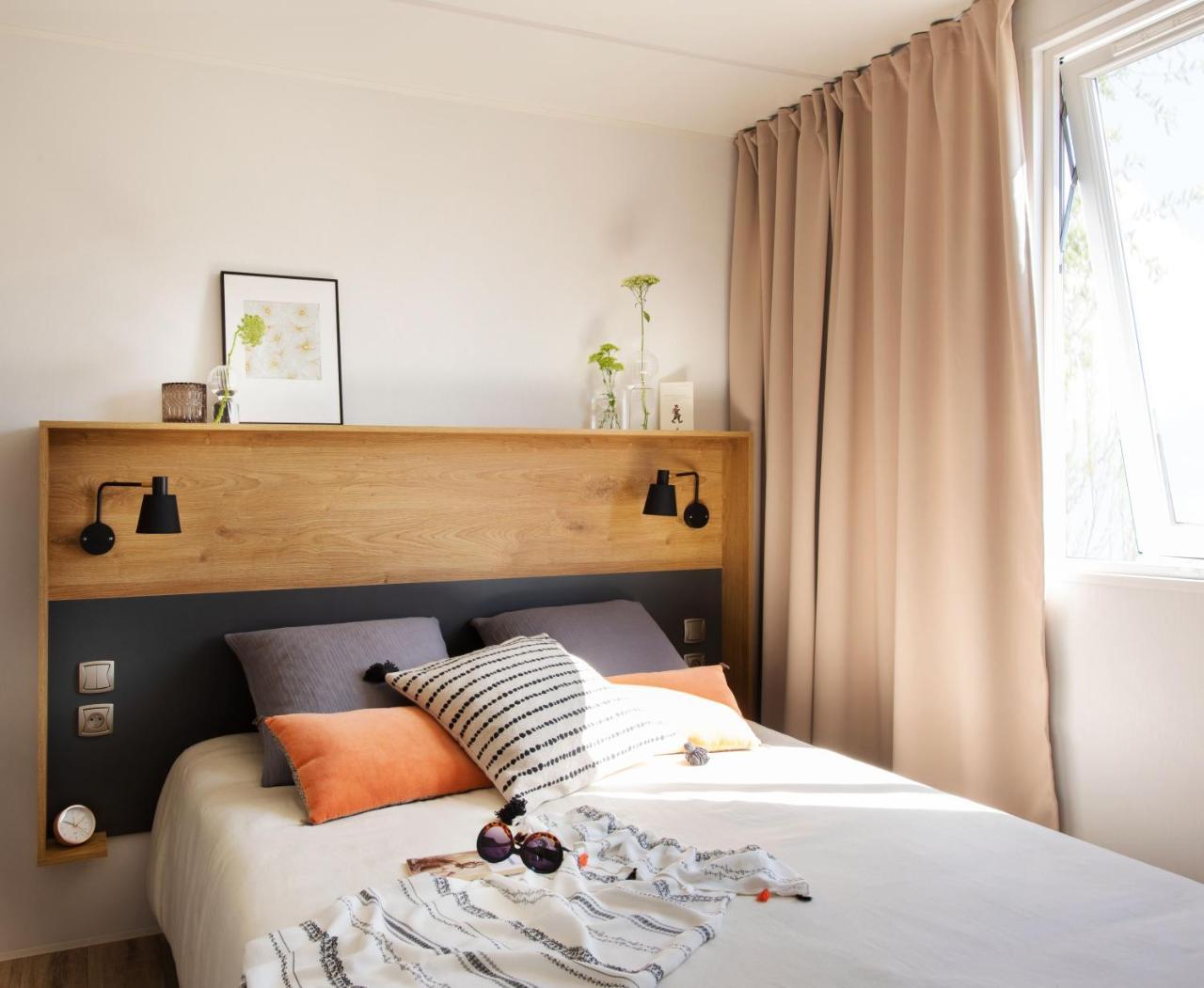 Camping La Sousta**** Remoulins Eksteriør billede